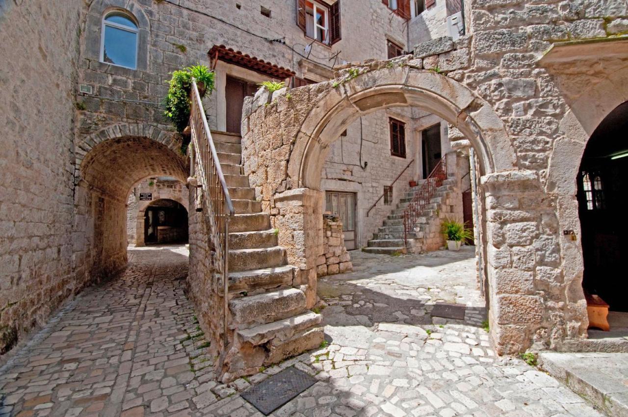 Smuketa In Trogir Haus Fuer 4 Personen Villa Exterior photo