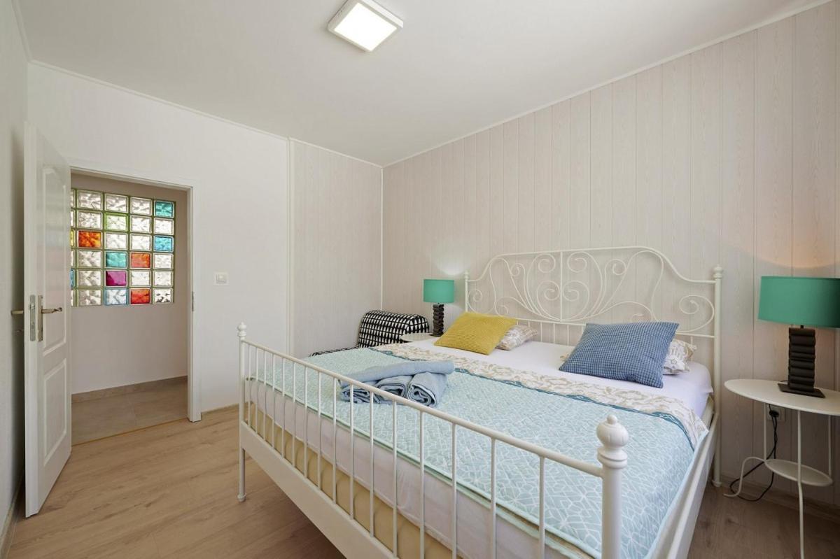 Smuketa In Trogir Haus Fuer 4 Personen Villa Exterior photo