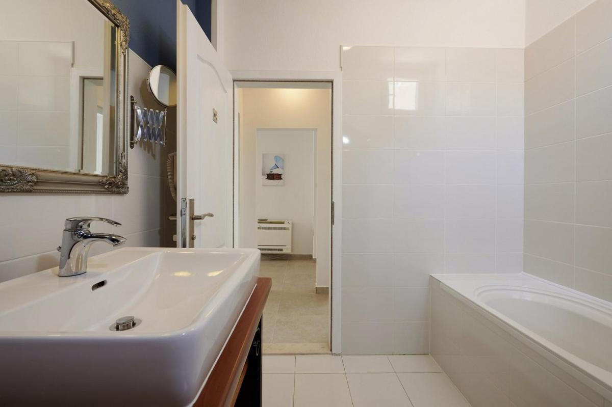 Smuketa In Trogir Haus Fuer 4 Personen Villa Exterior photo